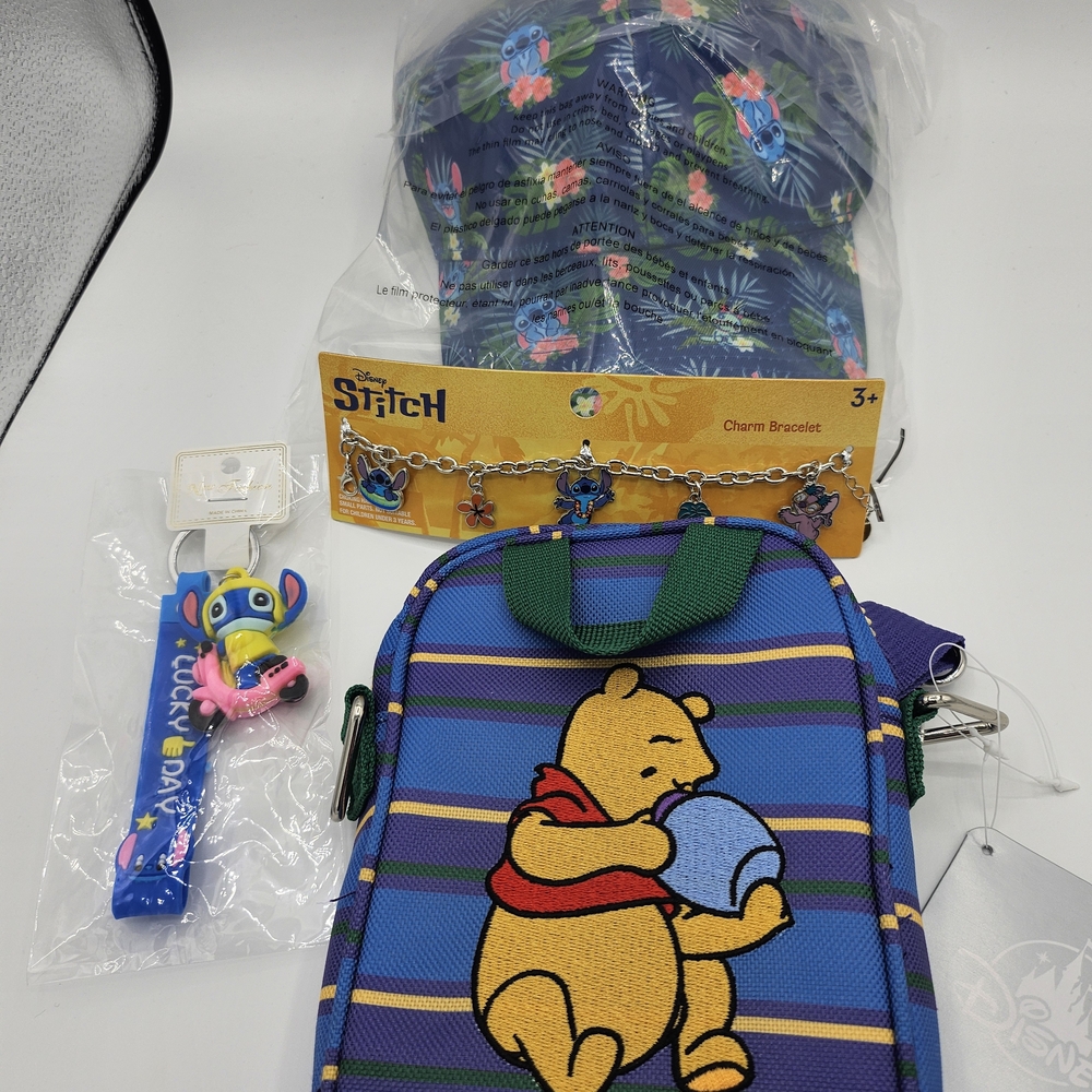 Disney Kids Winnie the Pooh Crossbody with Stitch Accessories